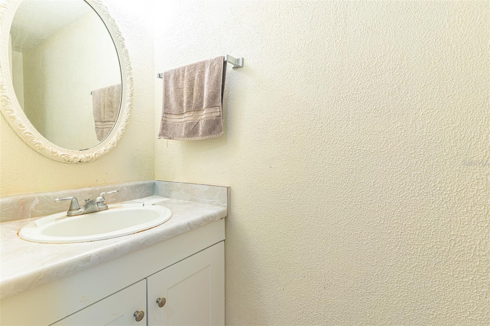 Image 9 of 18 For 709 Russell Lane 222