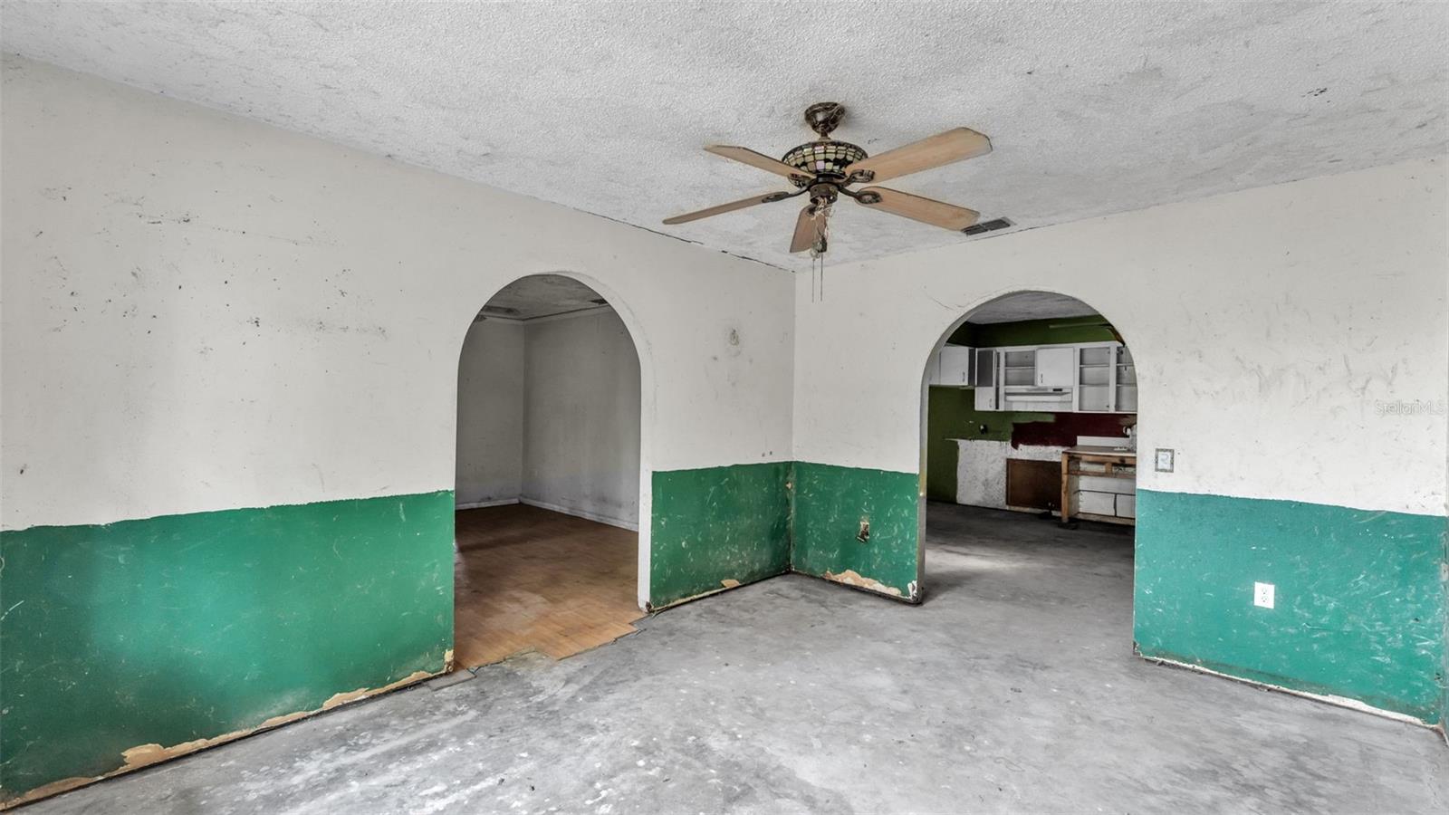 Image 12 of 32 For 11033 Sherrouse Road