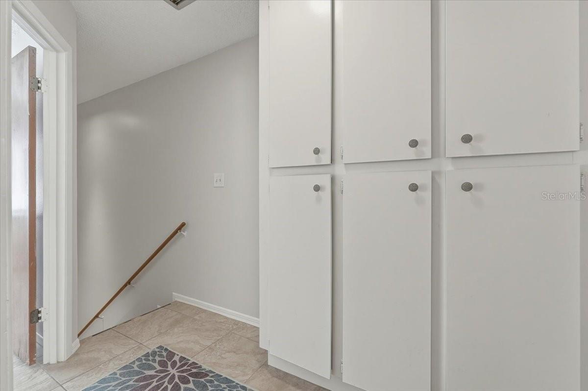 Image 11 of 25 For 740 Pearl Street E