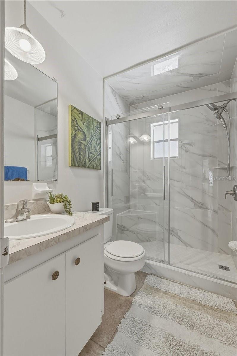 Image 14 of 25 For 740 Pearl Street E