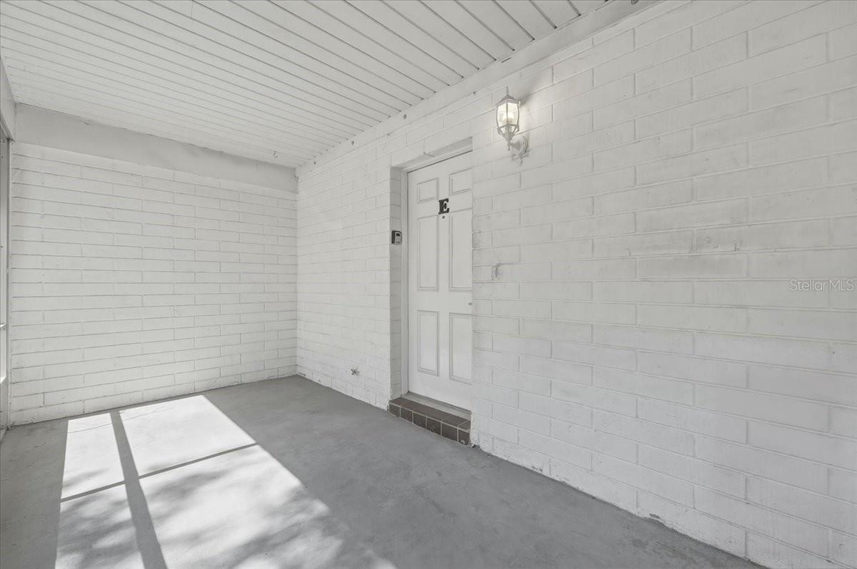 Image 18 of 25 For 740 Pearl Street E