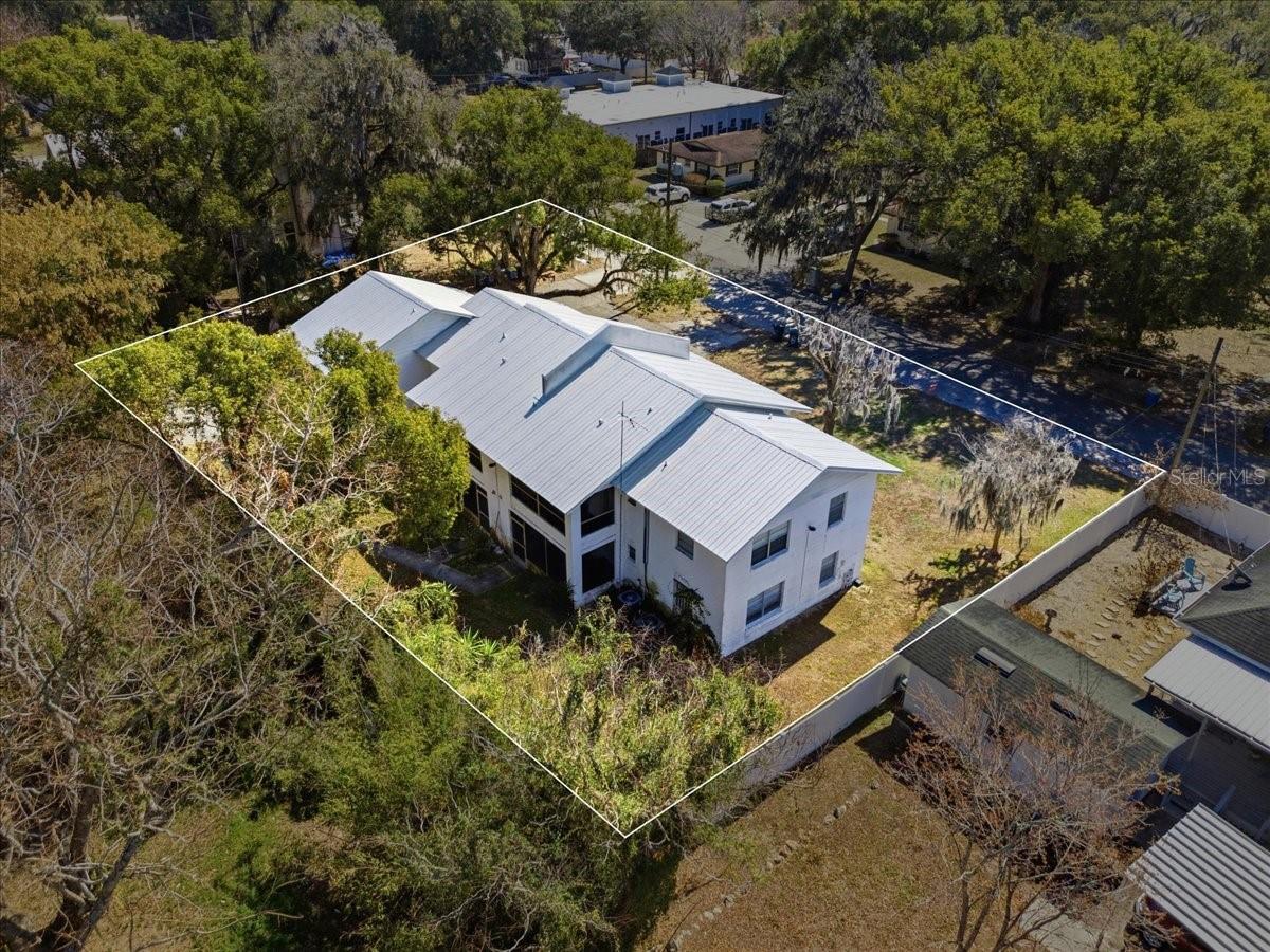 Image 21 of 25 For 740 Pearl Street E