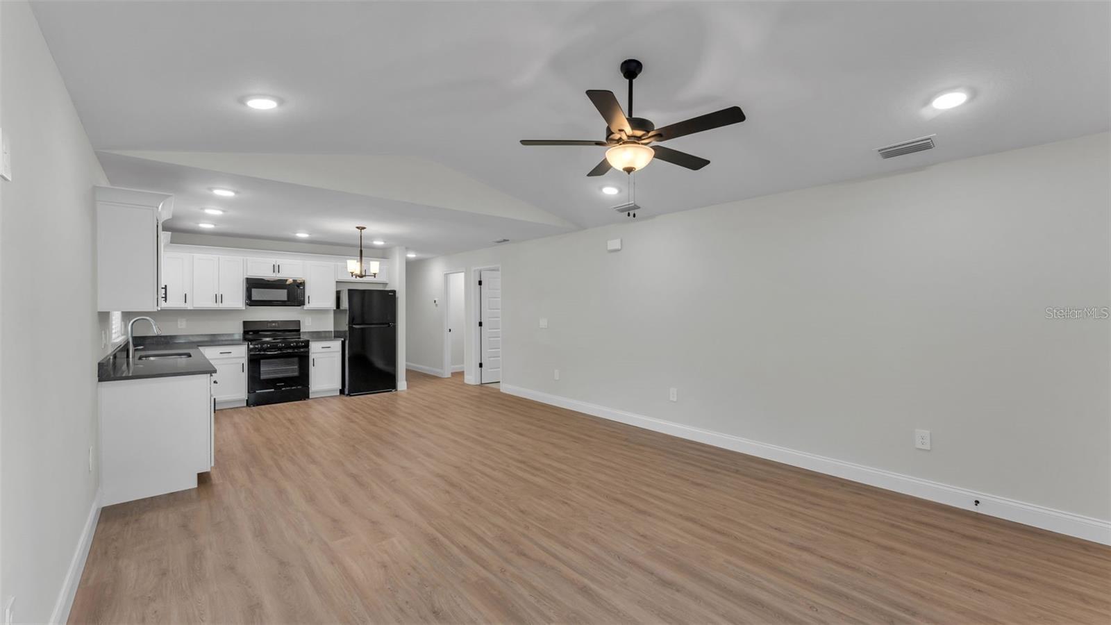 Image 3 of 27 For 1246 Dorothy Street