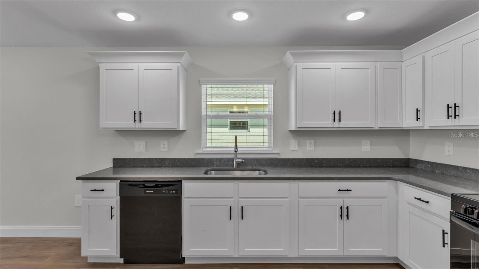 Image 6 of 27 For 1246 Dorothy Street