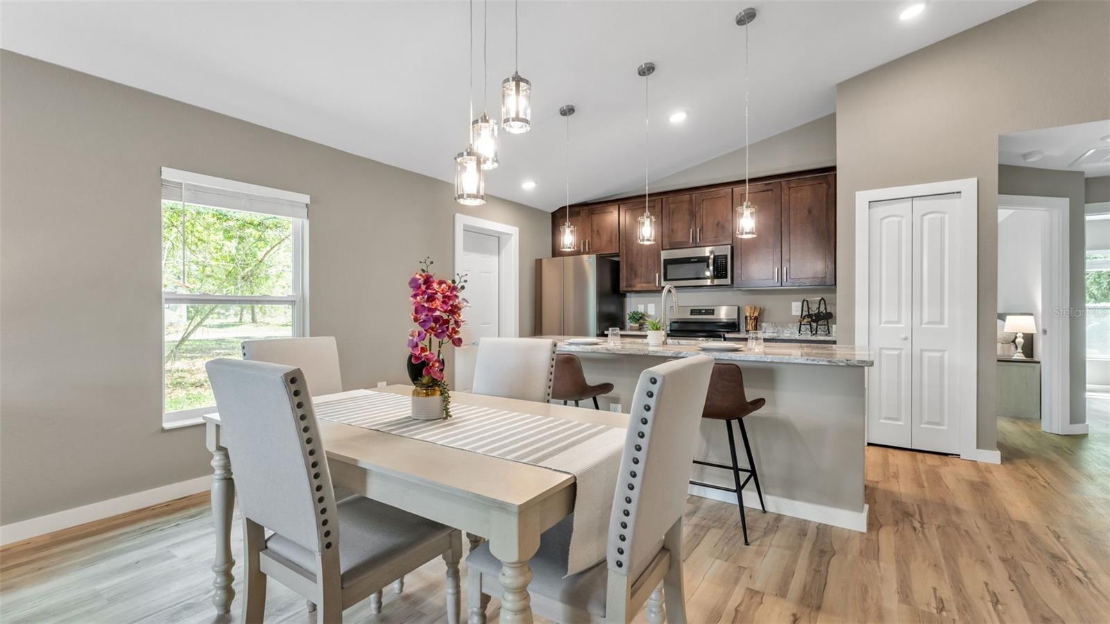 Image 4 of 18 For 3277 Alberta Street