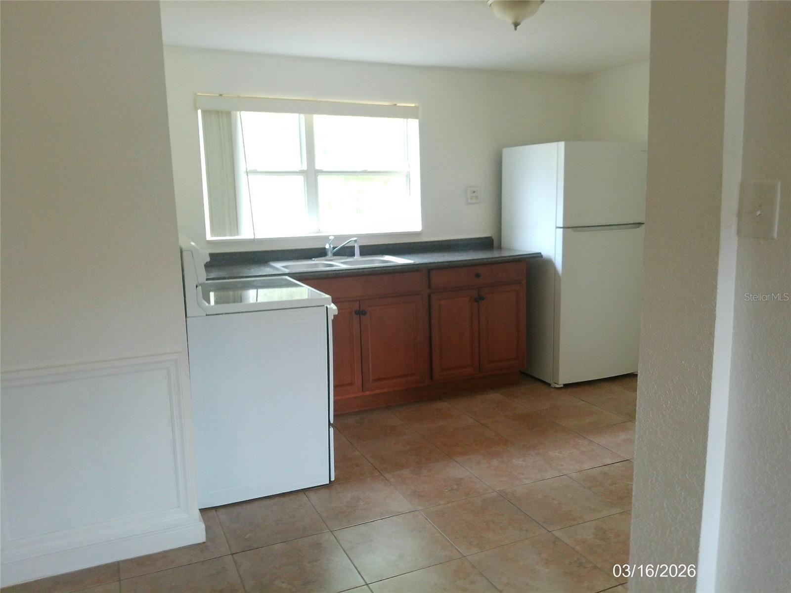 Image 5 of 15 For 808 Central Avenue S