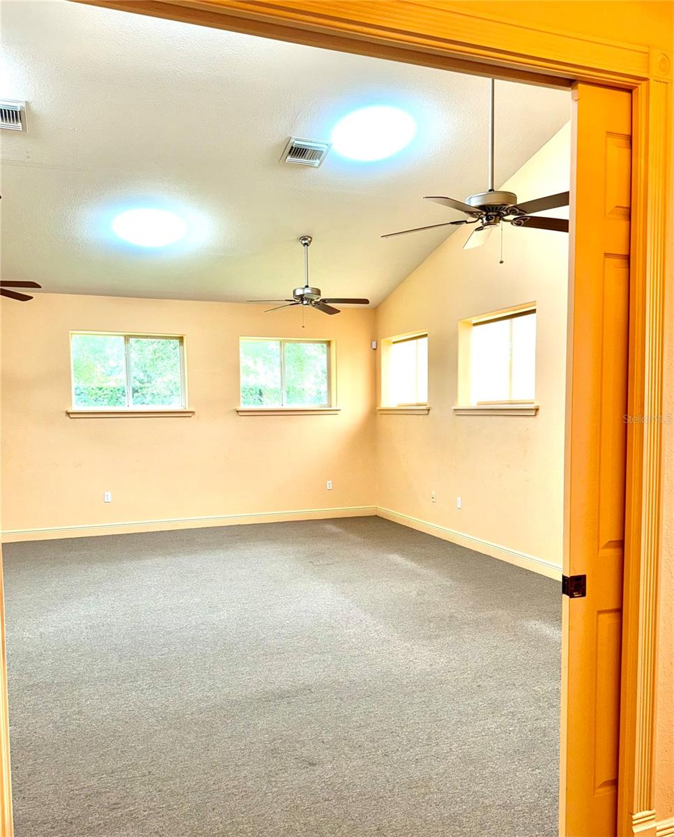 Image 18 of 23 For 308 Dal Hall Boulevard