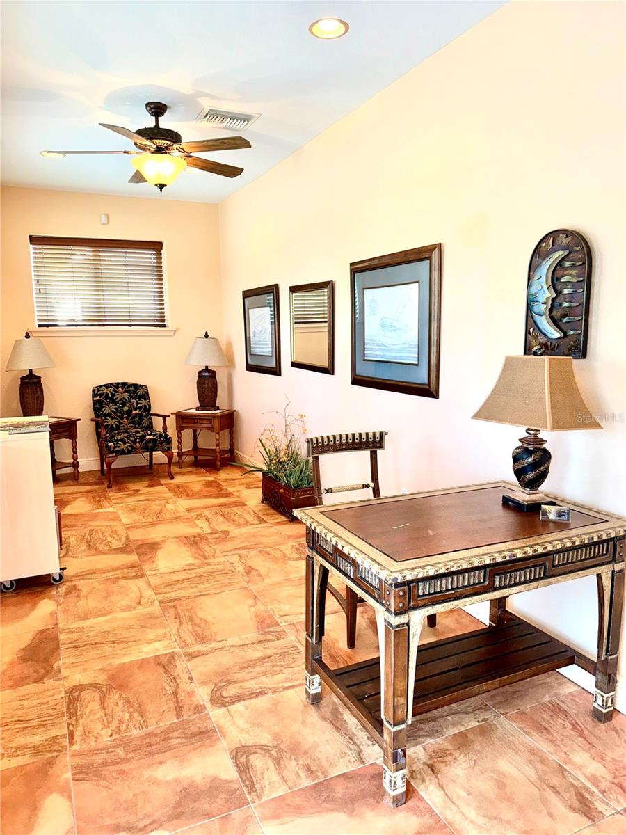 Image 19 of 23 For 308 Dal Hall Boulevard