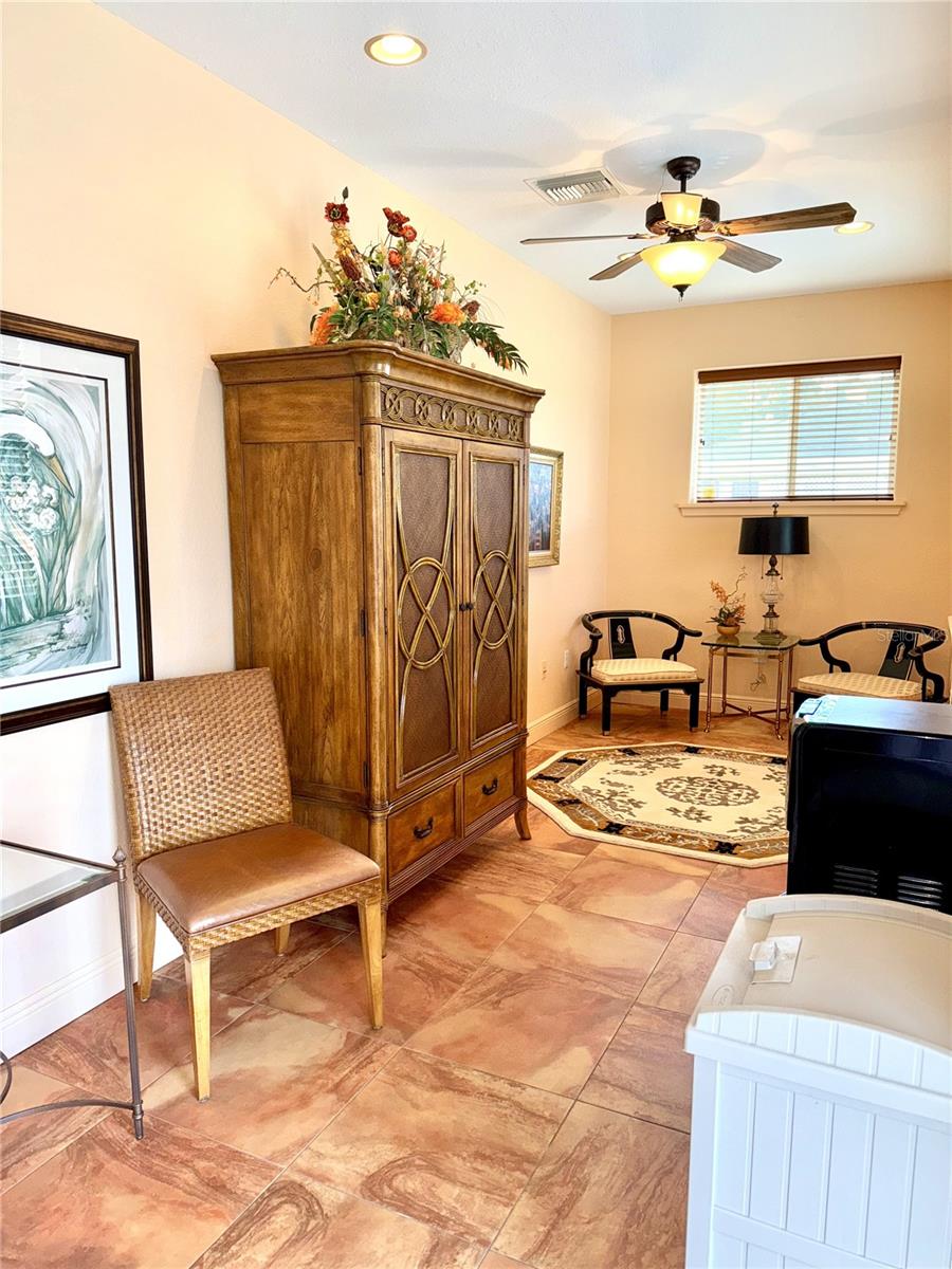 Image 9 of 23 For 308 Dal Hall Boulevard