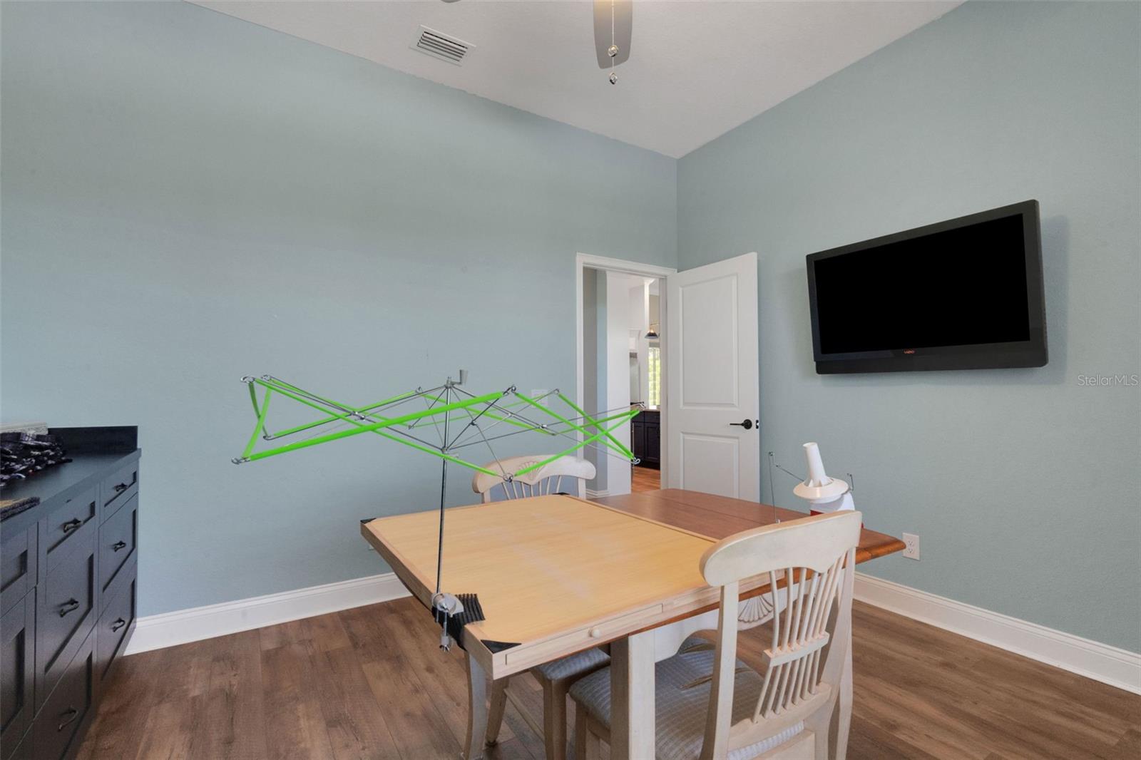 Image 24 of 39 For 1 Brogden Court Se