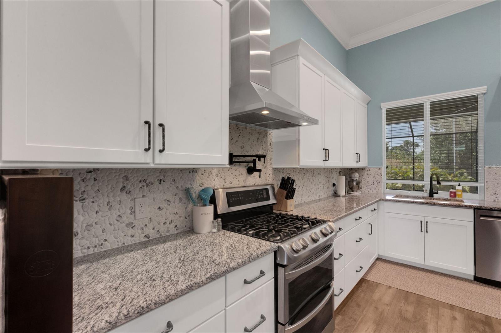 Image 7 of 39 For 1 Brogden Court Se