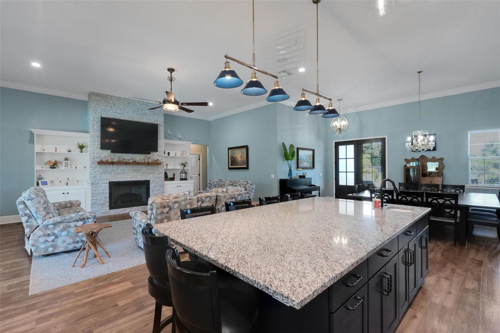 Image 8 of 39 For 1 Brogden Court Se