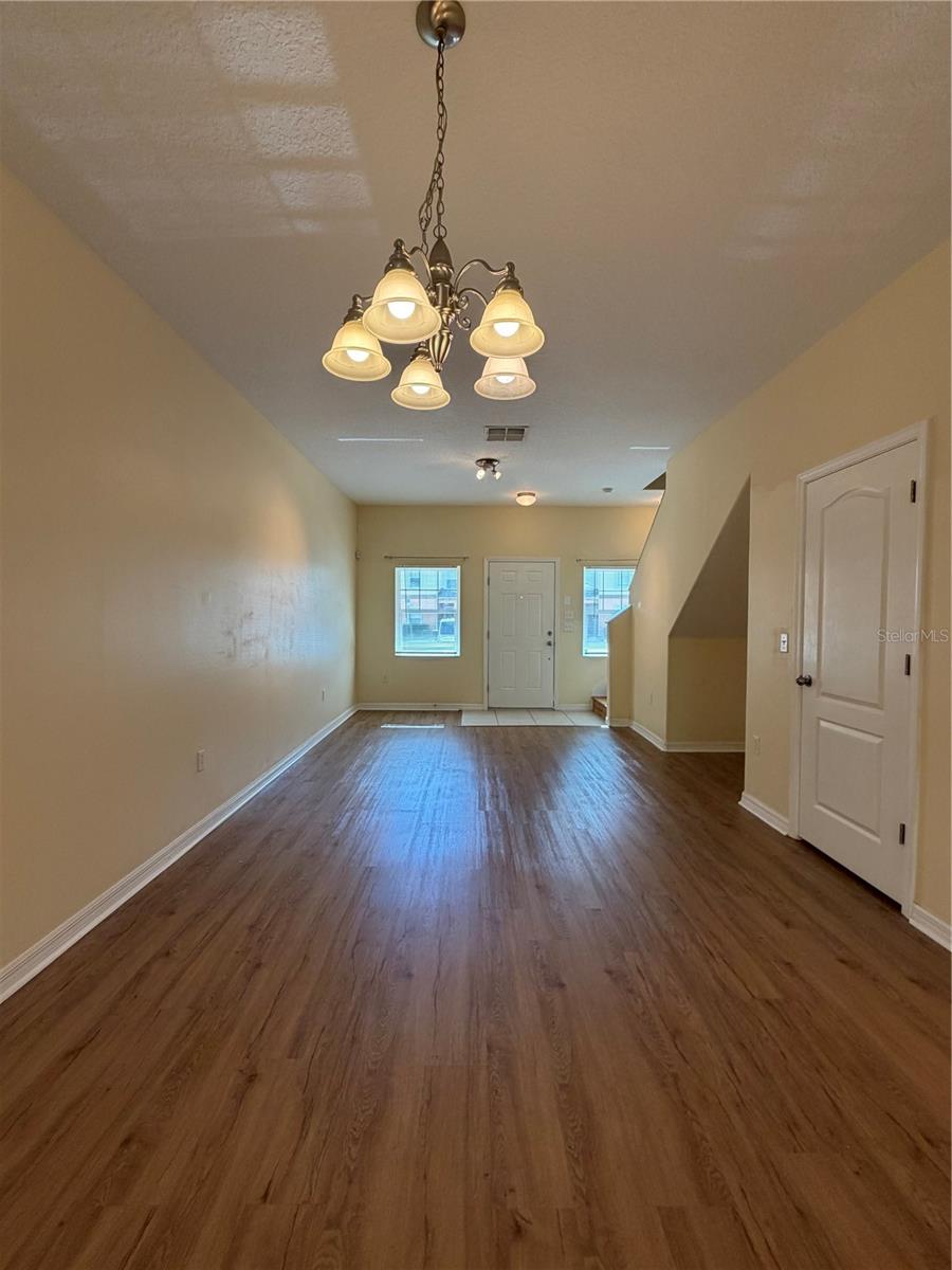 Listing photo id 0 for 4154 Winding Vine Drive