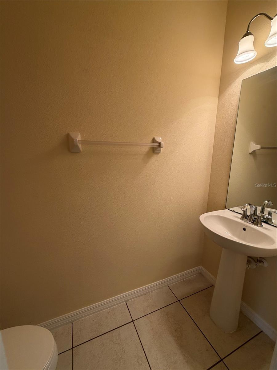 Listing photo id 3 for 4154 Winding Vine Drive