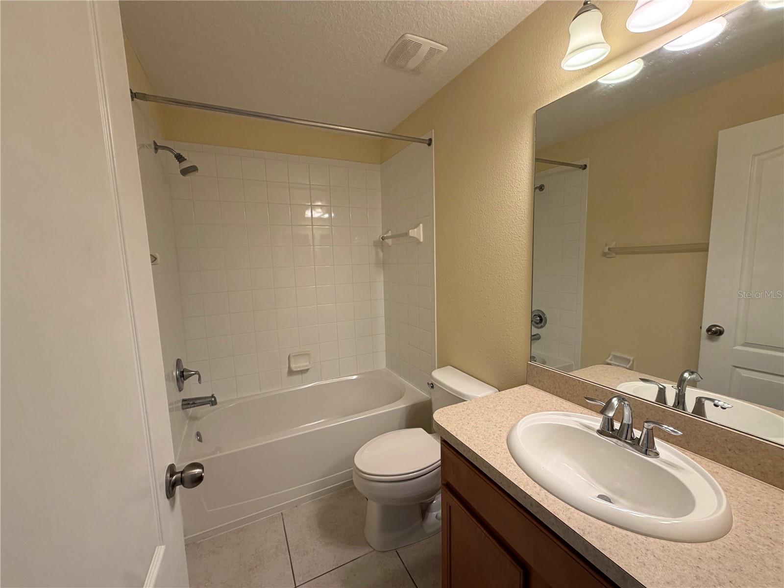 Listing photo id 6 for 4154 Winding Vine Drive