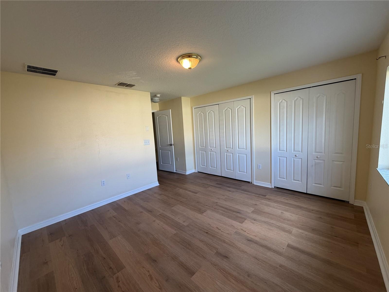 Listing photo id 7 for 4154 Winding Vine Drive