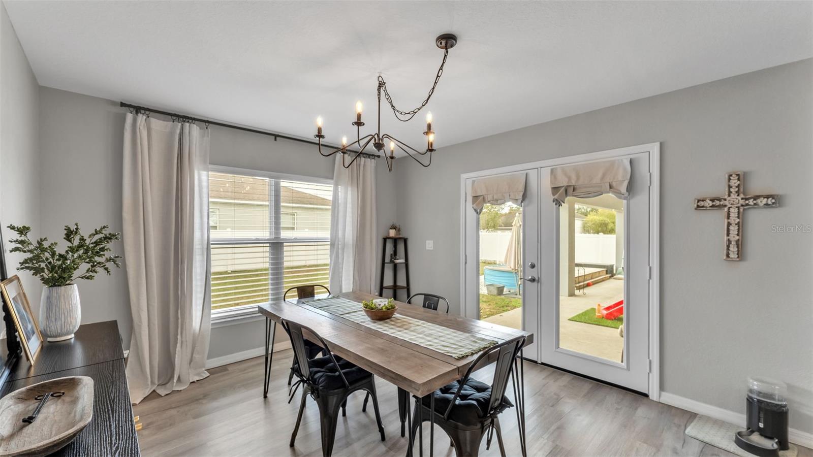 Image 11 of 39 For 6796 Hampshire Boulevard