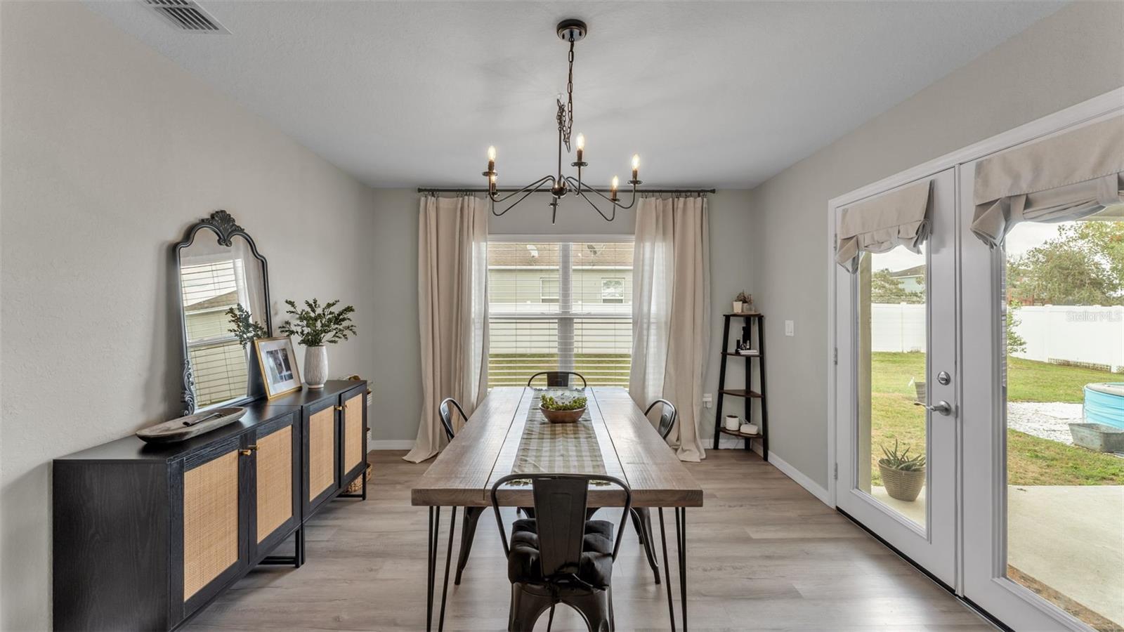 Image 12 of 39 For 6796 Hampshire Boulevard