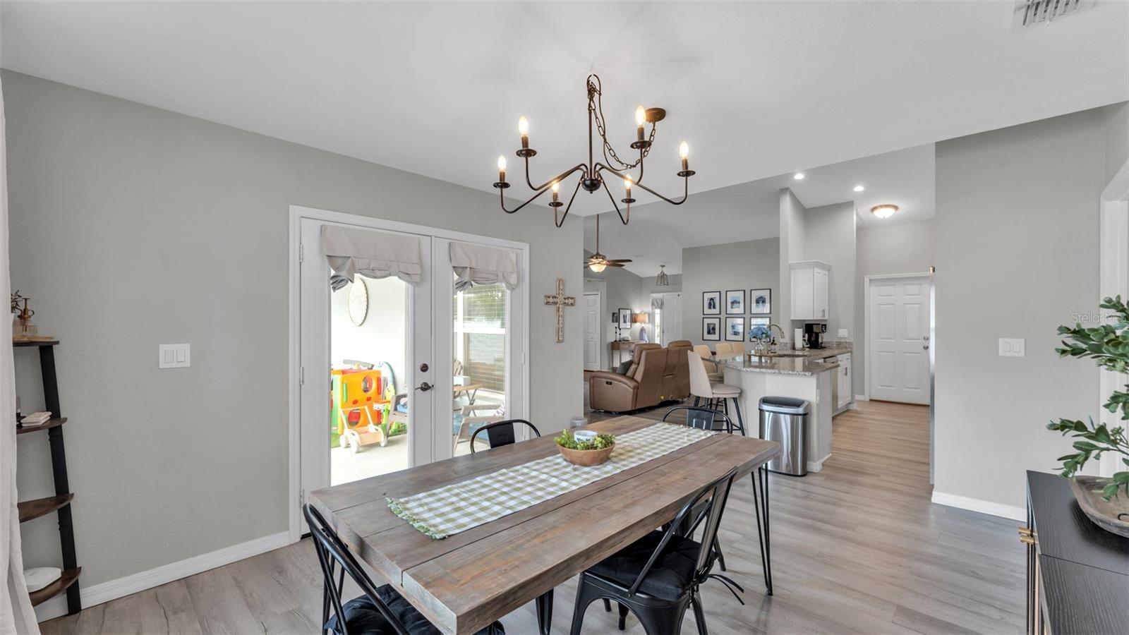 Image 3 of 39 For 6796 Hampshire Boulevard