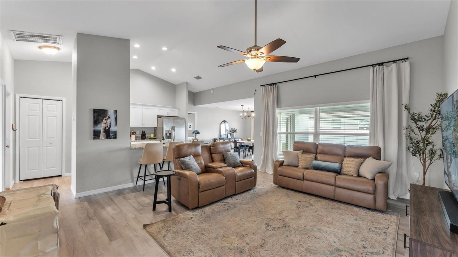 Image 5 of 39 For 6796 Hampshire Boulevard