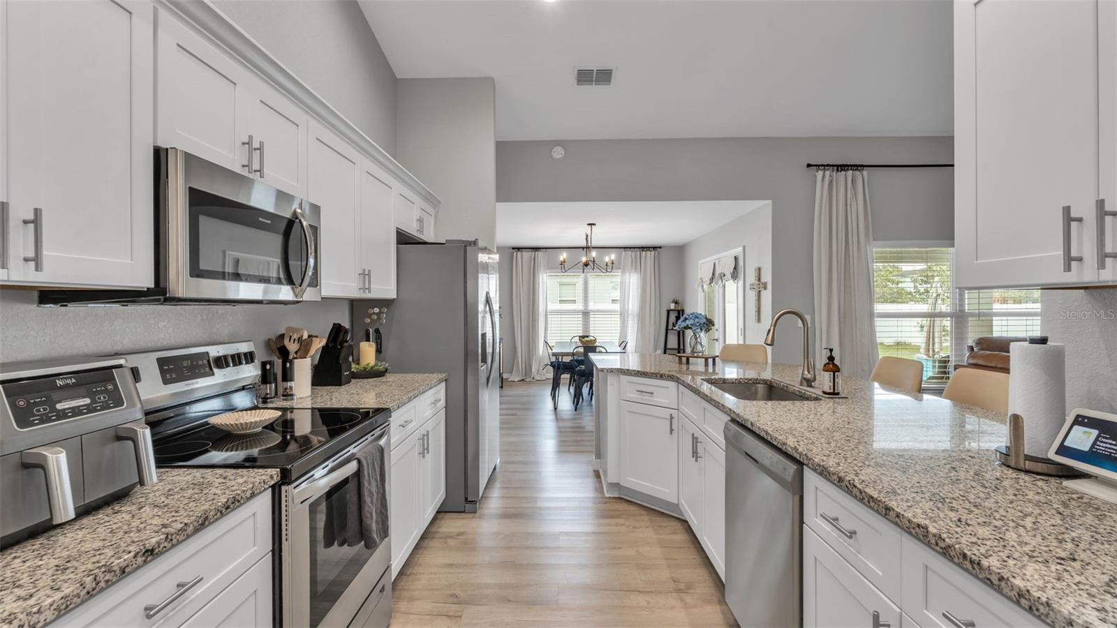 Image 8 of 39 For 6796 Hampshire Boulevard