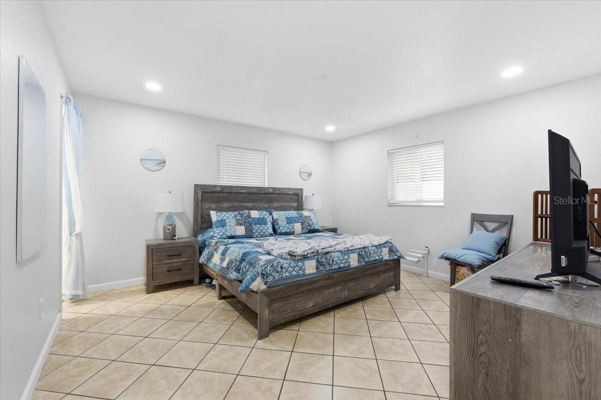 Image 11 of 33 For 3011 Chabett Avenue