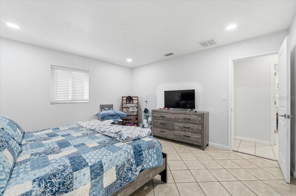 Image 12 of 33 For 3011 Chabett Avenue