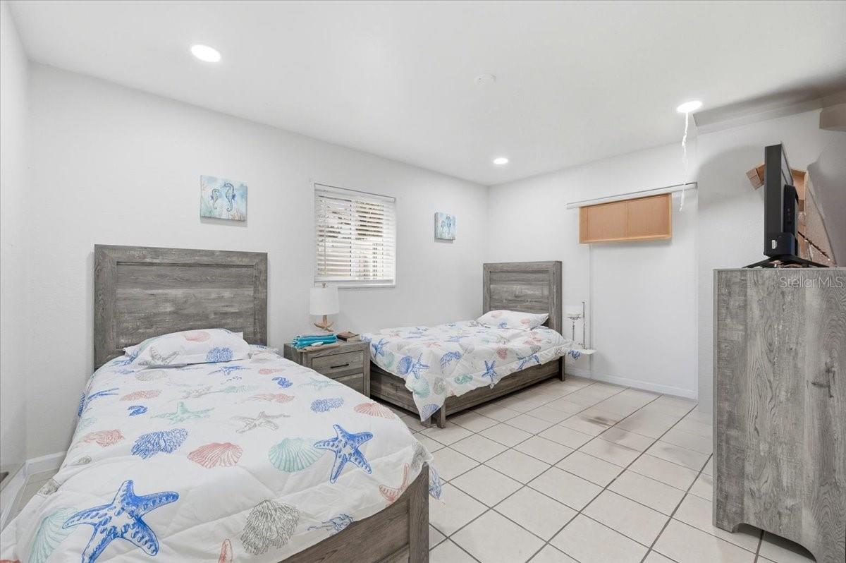 Image 14 of 33 For 3011 Chabett Avenue