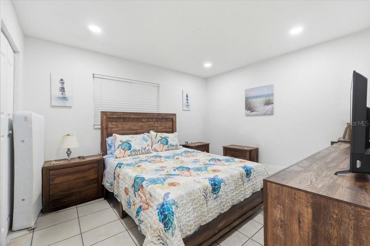 Image 17 of 33 For 3011 Chabett Avenue