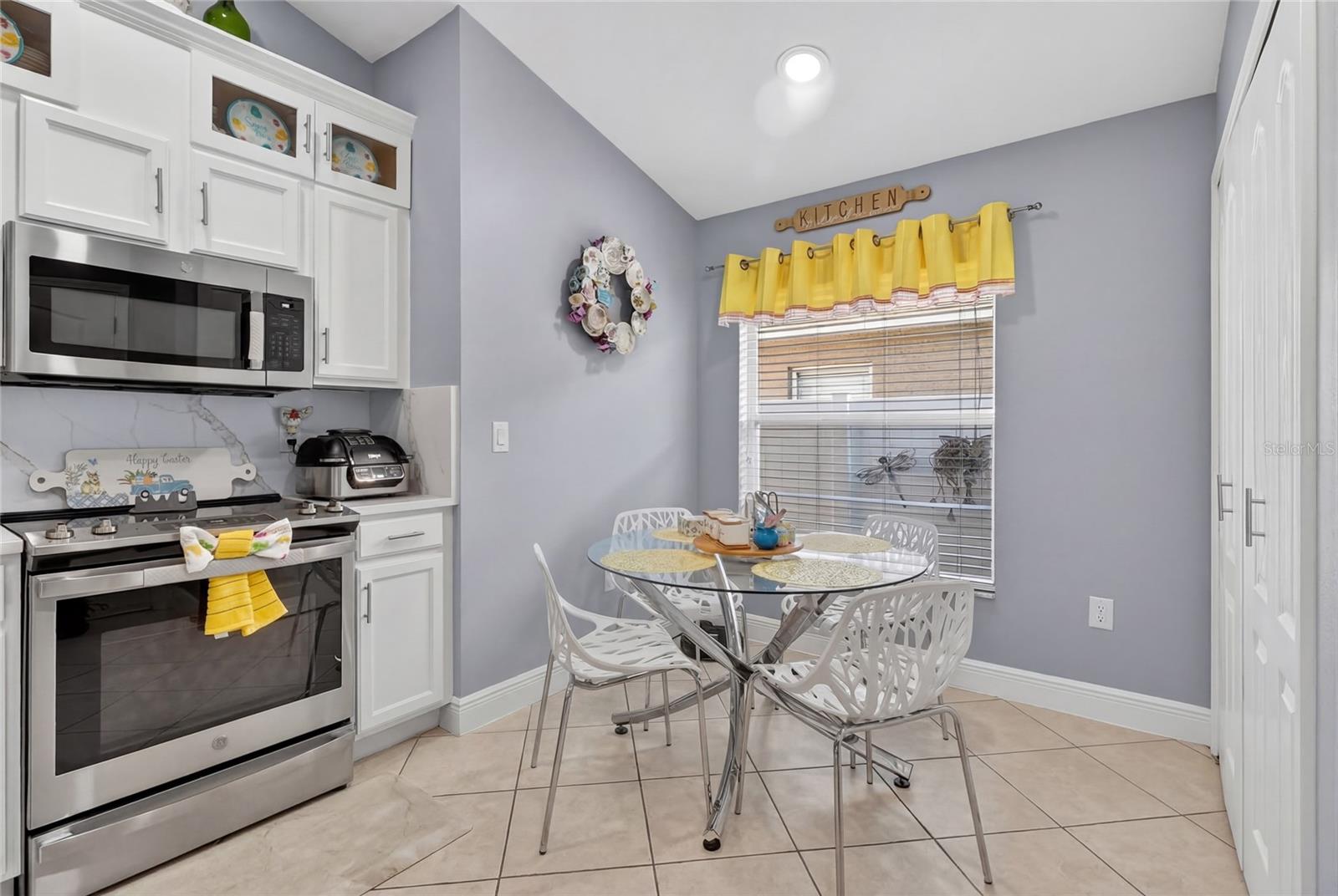 Image 23 of 57 For 3881 Hampton Hills Drive