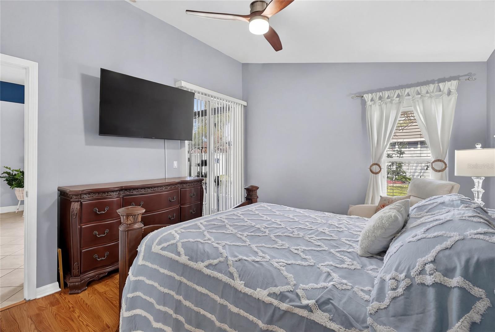 Image 40 of 57 For 3881 Hampton Hills Drive