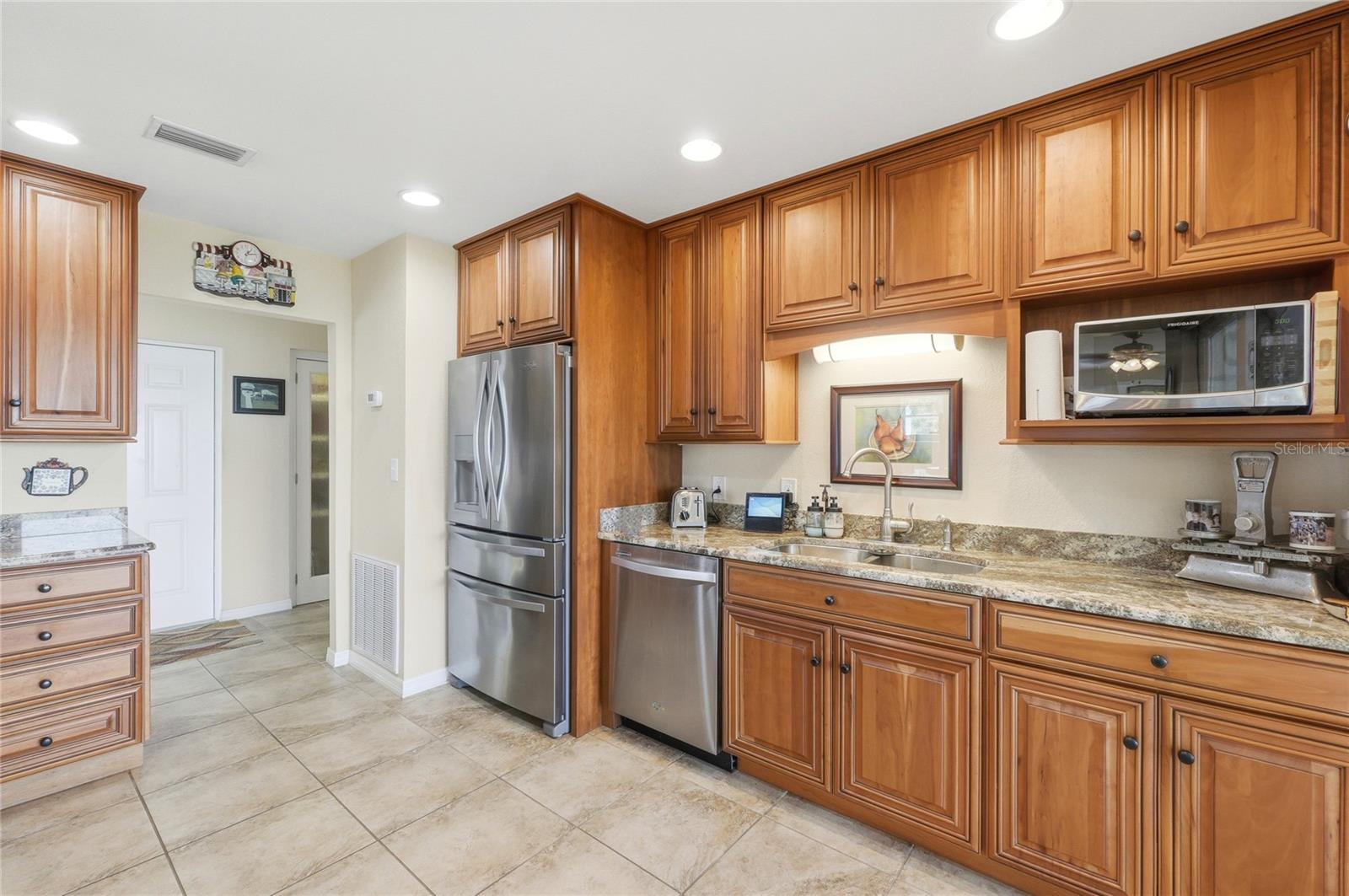 Image 16 of 67 For 8342 Lake Marion Road