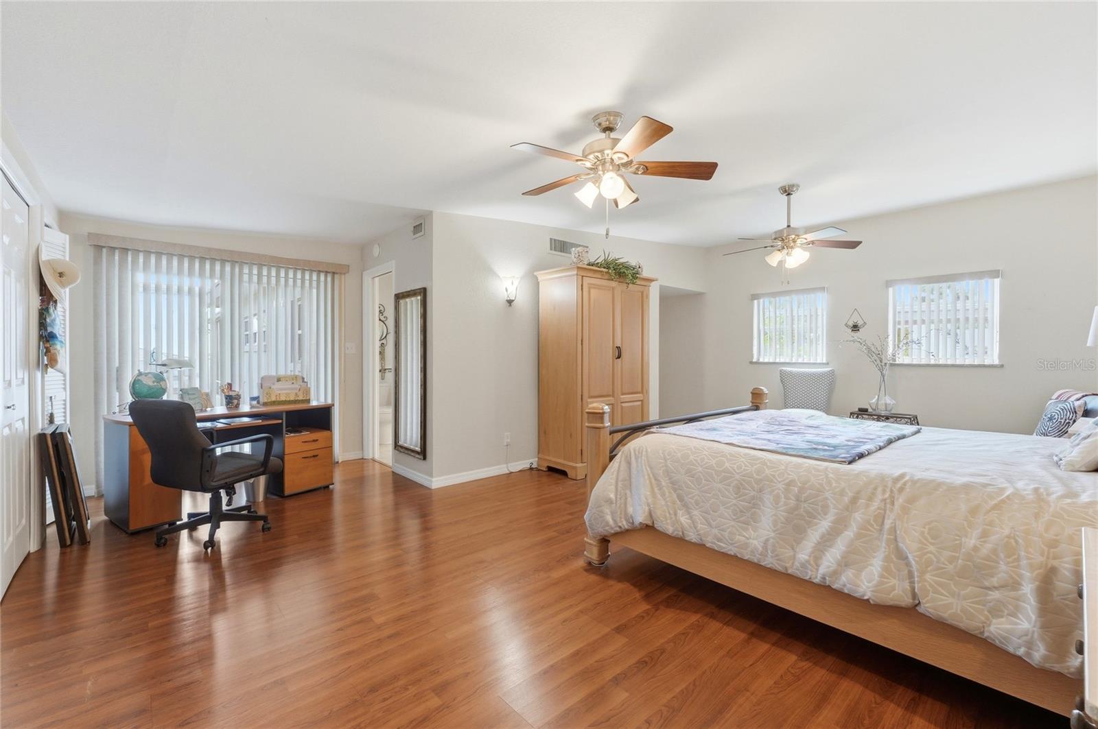 Image 28 of 67 For 8342 Lake Marion Road