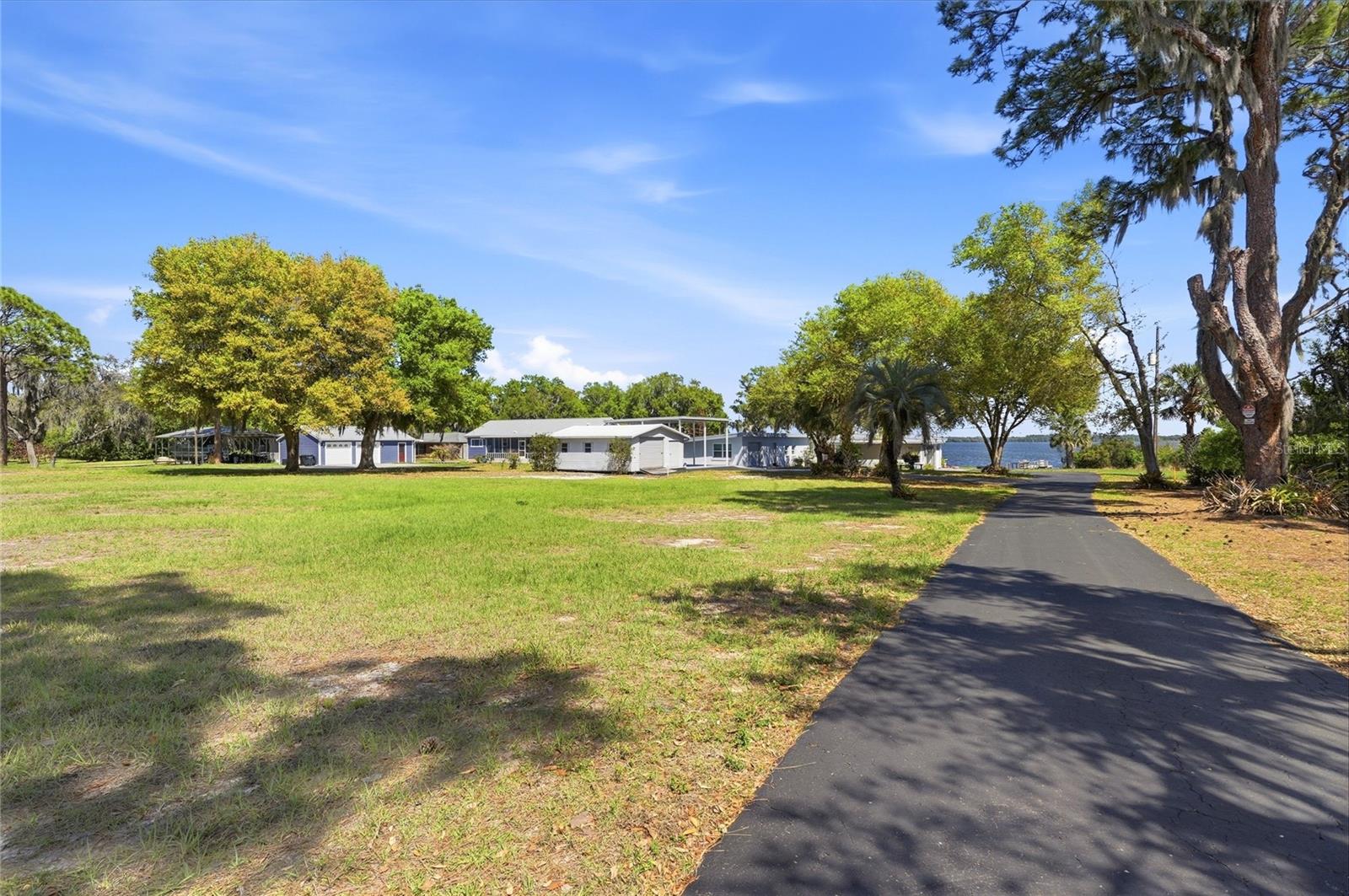 Image 5 of 67 For 8342 Lake Marion Road