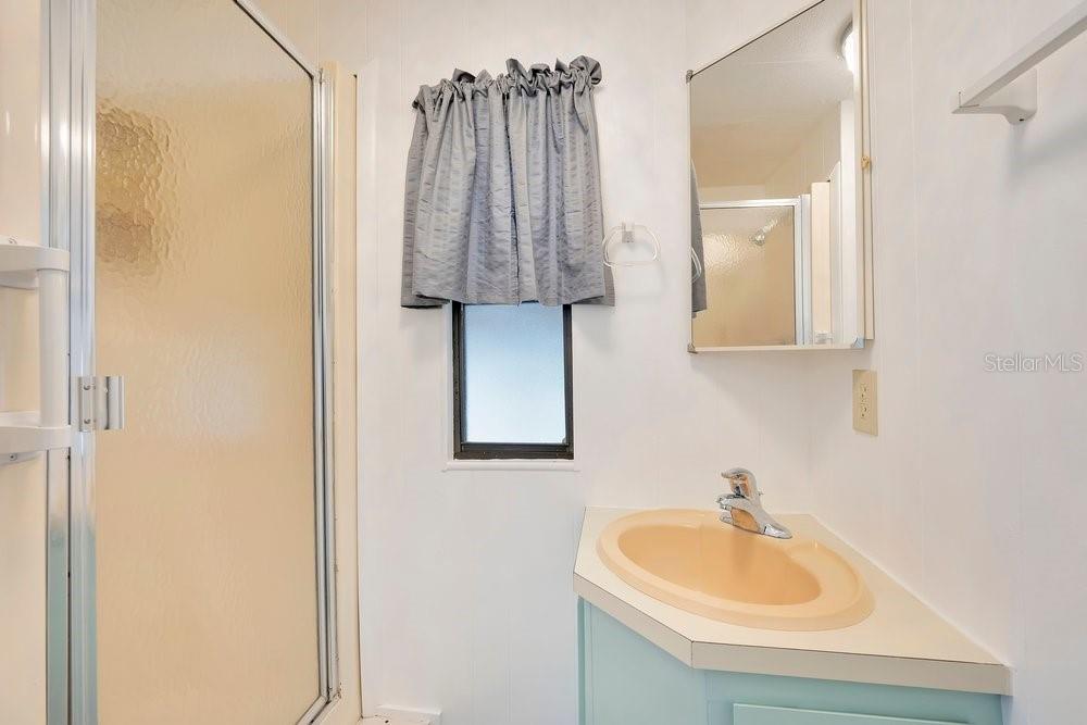 Image 11 of 28 For 423 Martin Drive