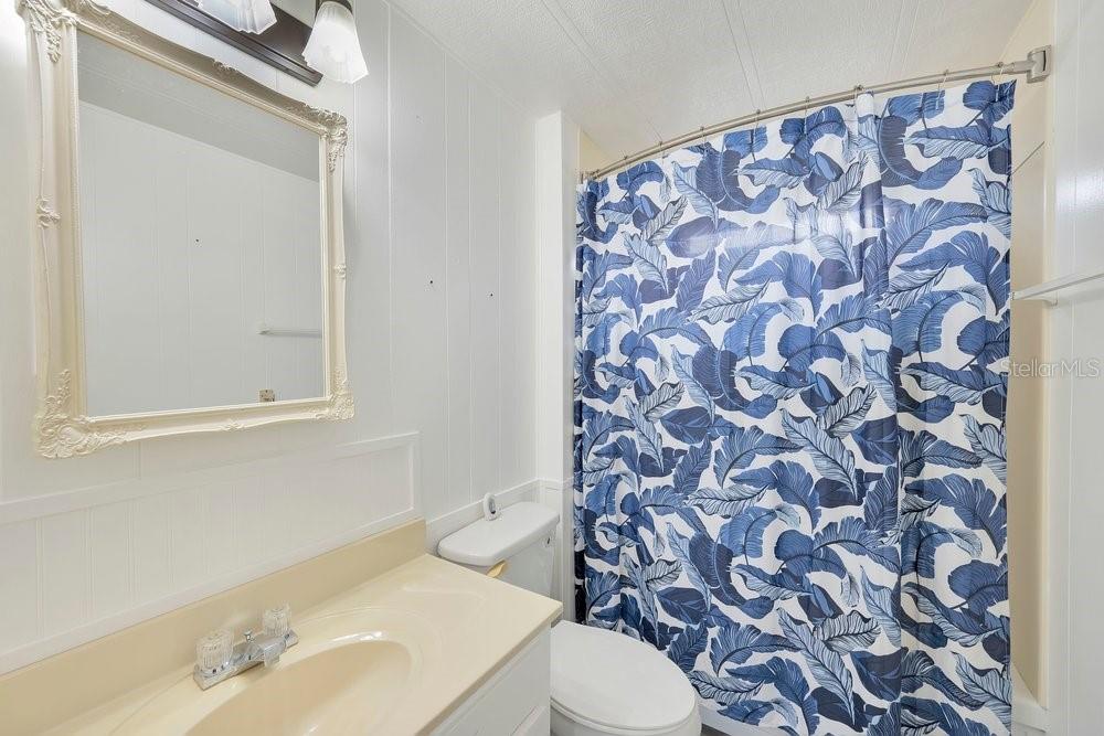 Image 9 of 28 For 423 Martin Drive