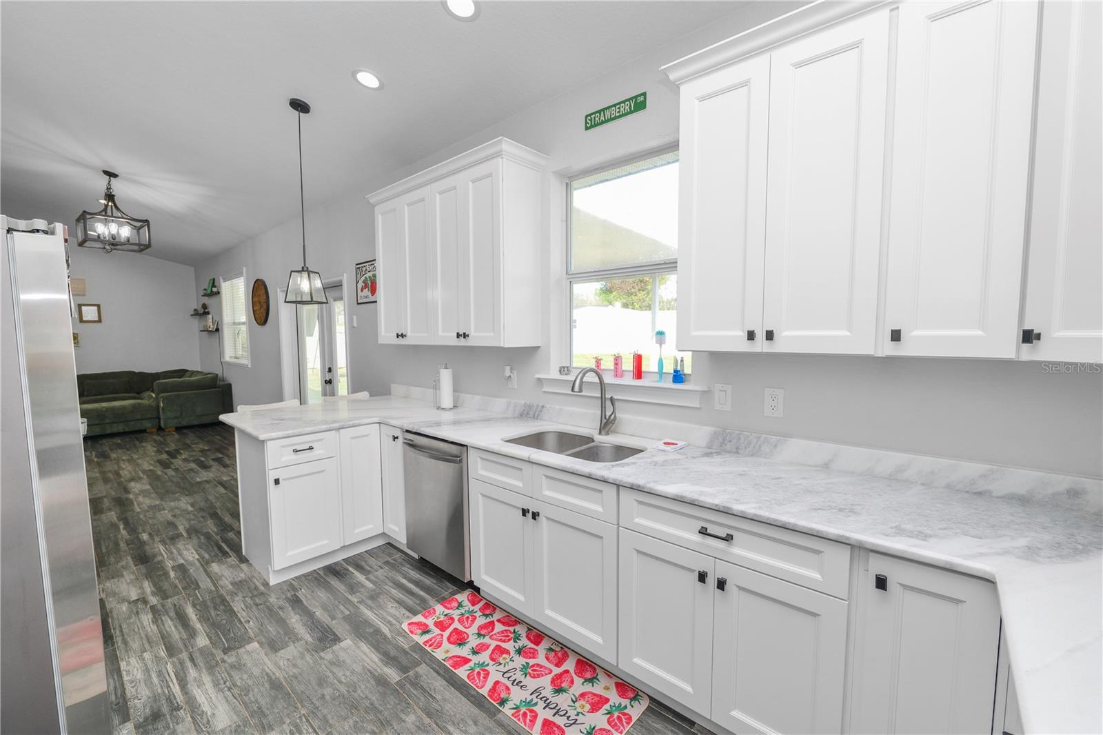 Image 17 of 43 For 113 Mckean Street