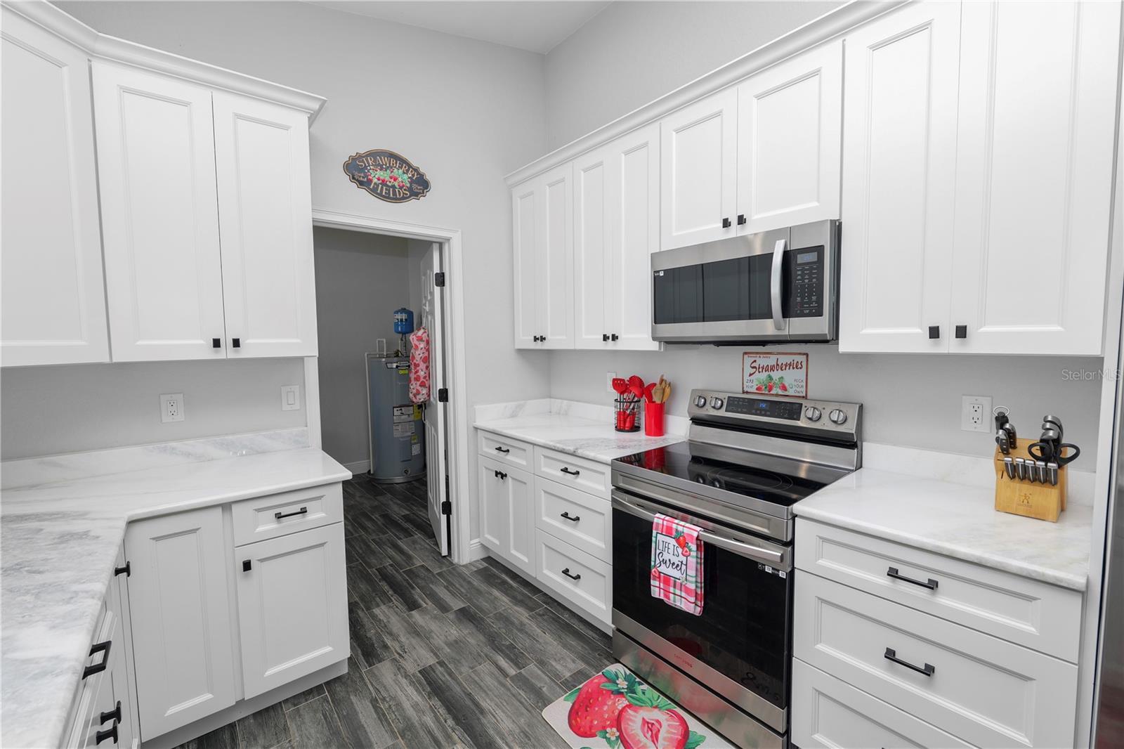 Image 18 of 43 For 113 Mckean Street