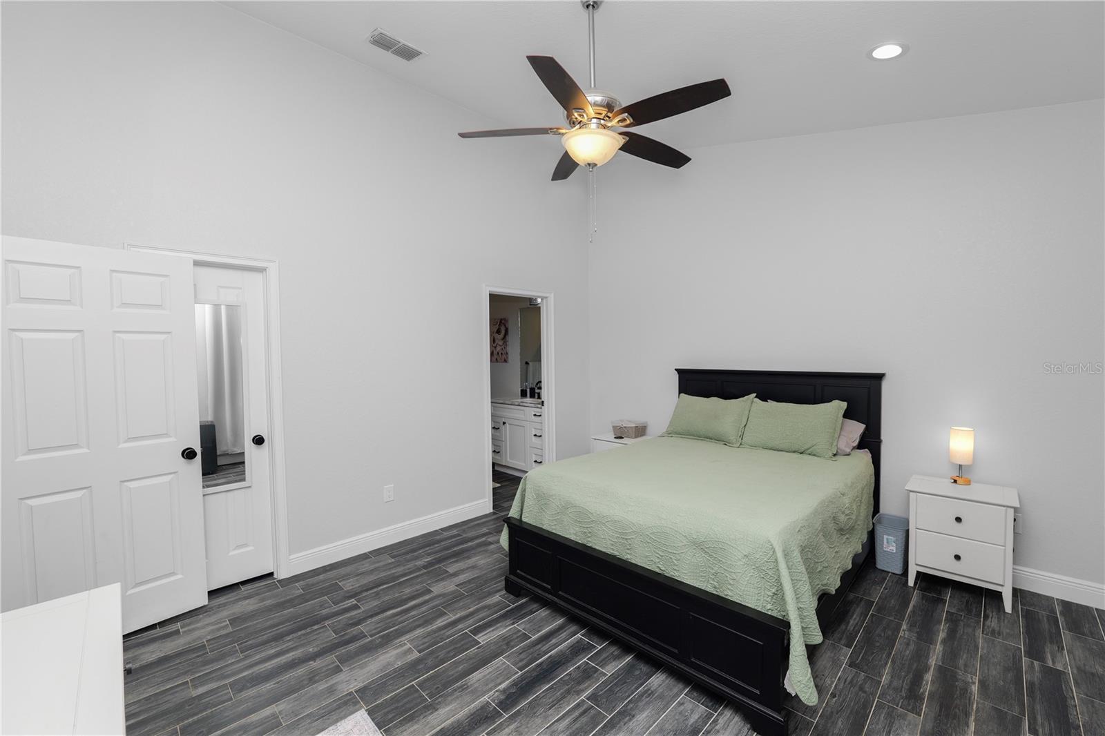 Image 20 of 43 For 113 Mckean Street