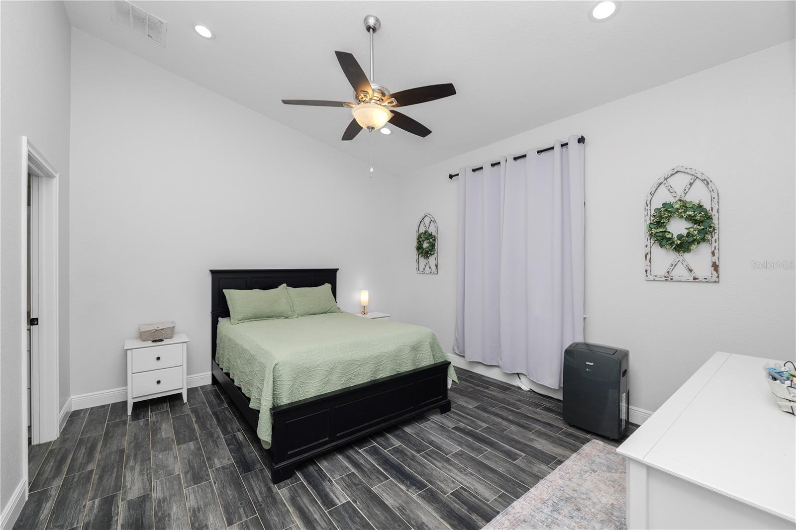 Image 21 of 43 For 113 Mckean Street