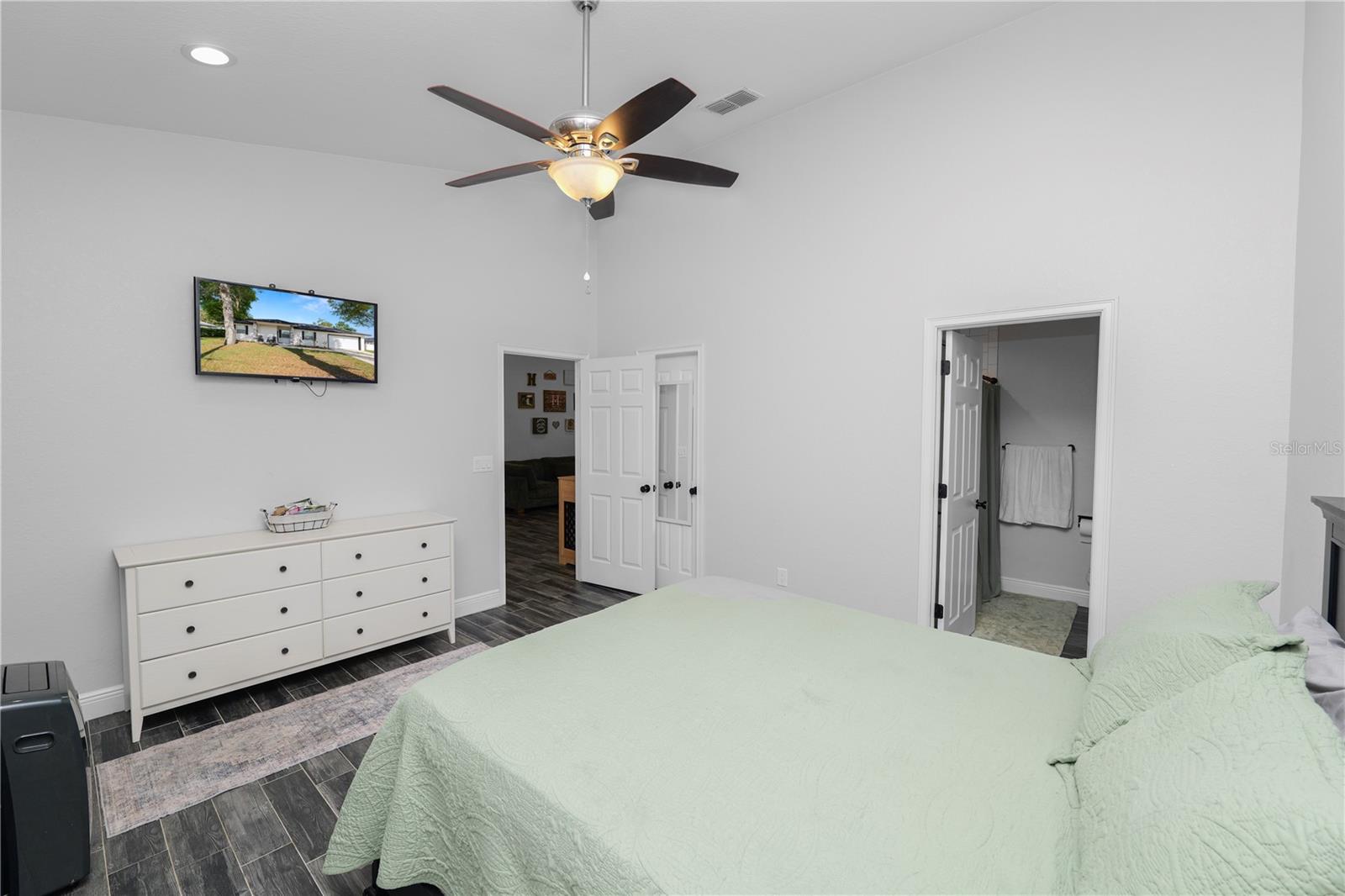 Image 22 of 43 For 113 Mckean Street