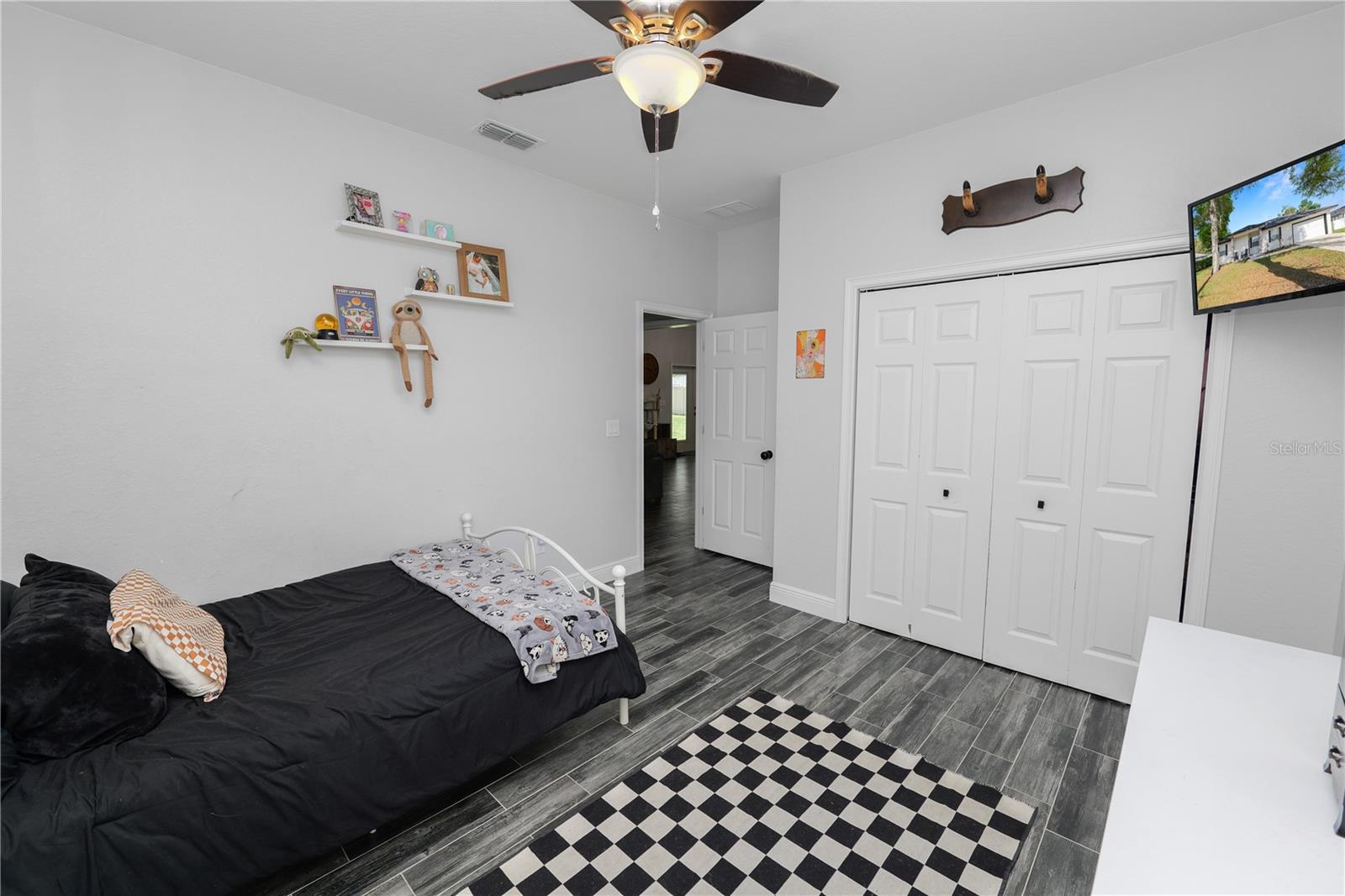 Image 28 of 43 For 113 Mckean Street