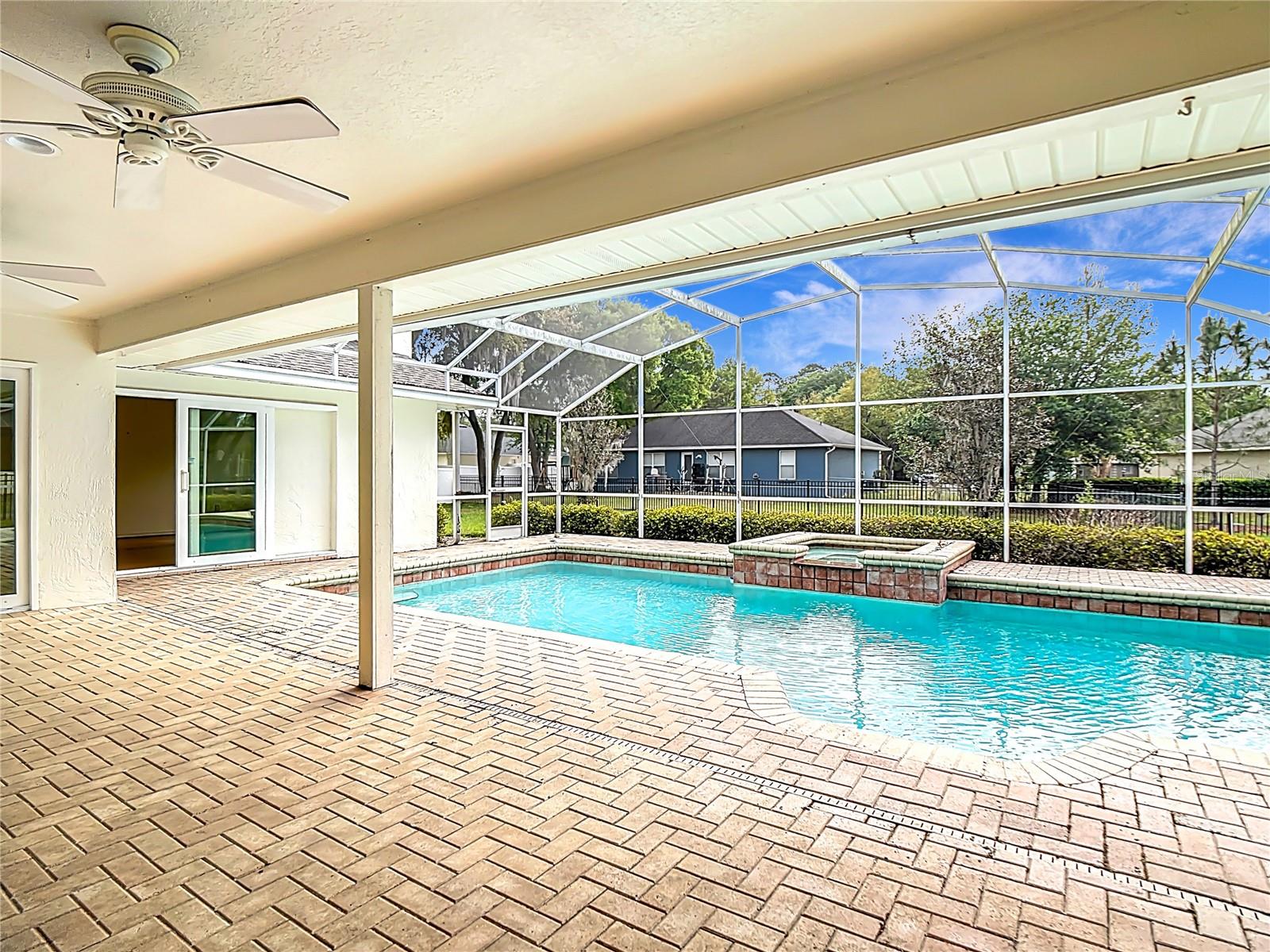 Image 16 of 49 For 5926 Buck Run Drive