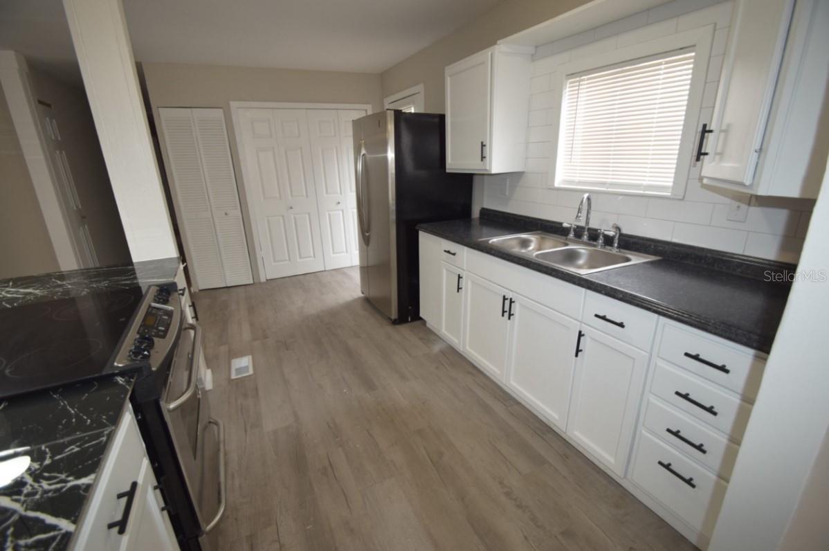 Image 9 of 24 For 3134 Skyview Drive