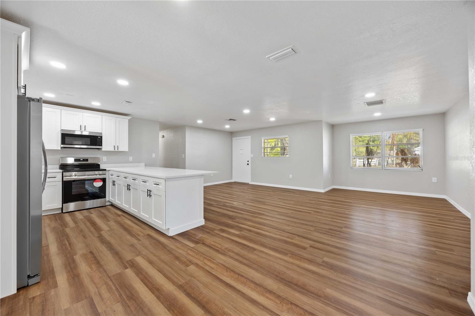 Image 12 of 39 For 1432 Banana Road