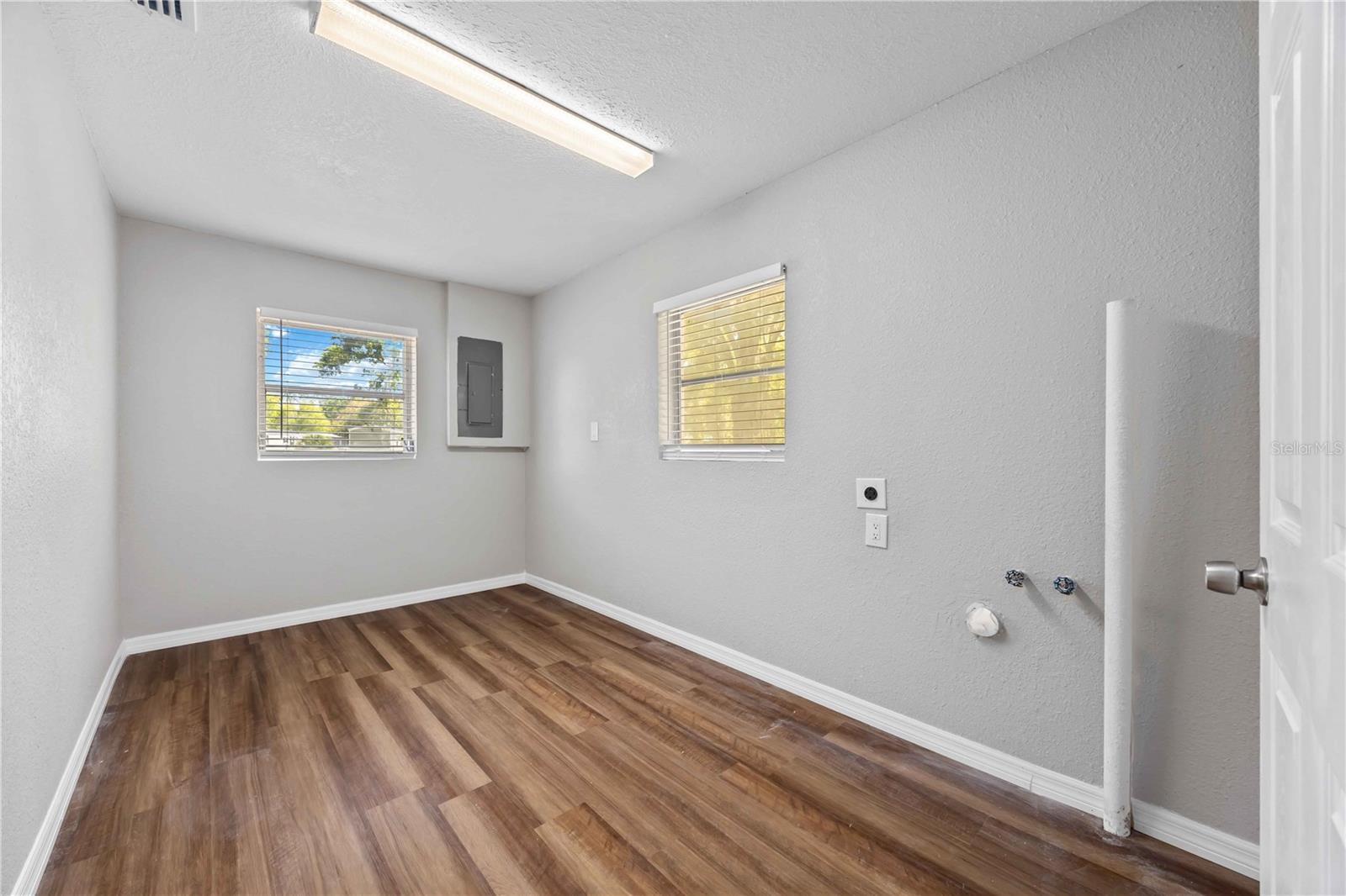 Image 15 of 39 For 1432 Banana Road