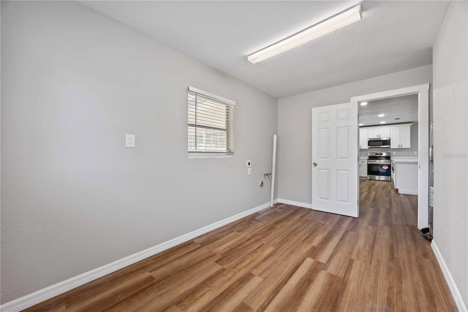 Image 16 of 39 For 1432 Banana Road