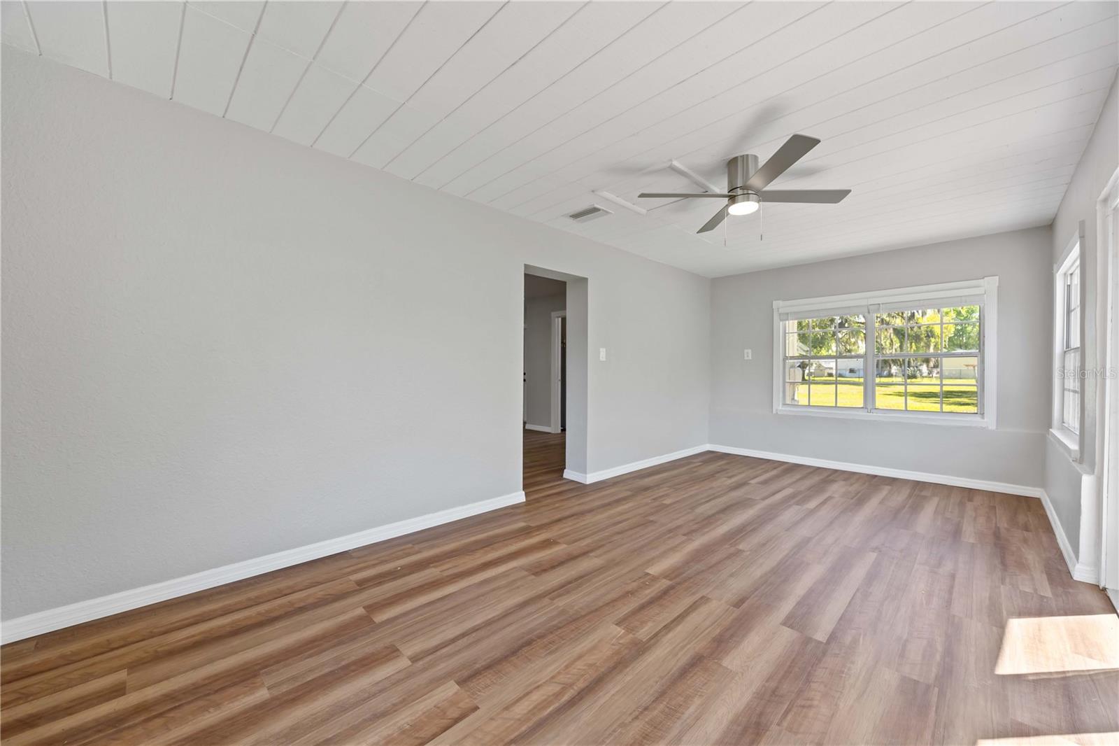 Image 18 of 39 For 1432 Banana Road