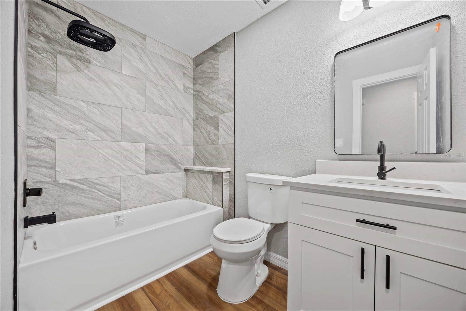 Image 19 of 39 For 1432 Banana Road