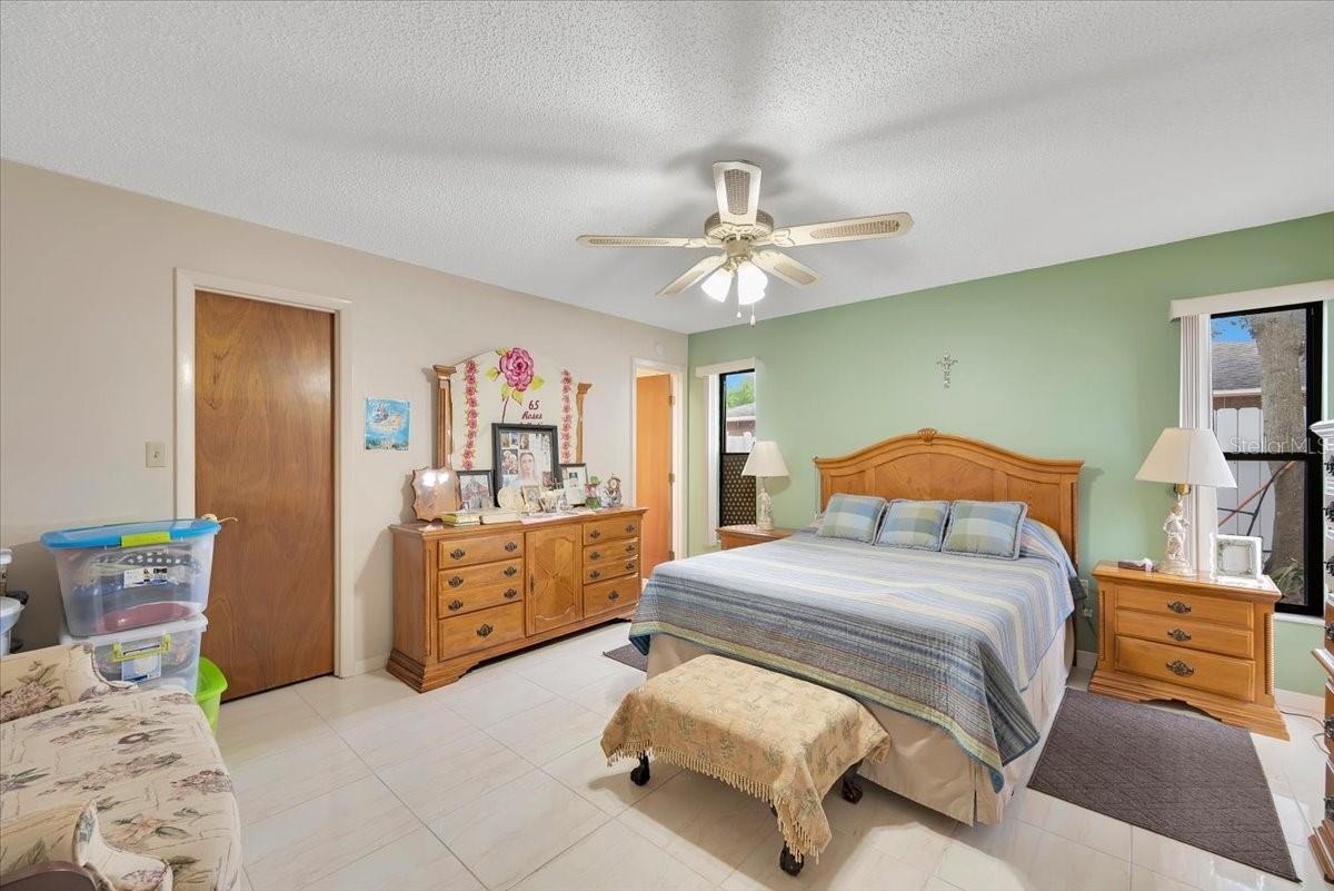 Image 17 of 41 For 711 W Frederick Ave